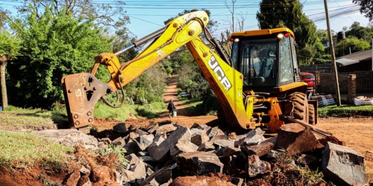 Avanzan las obras públicas en Oberá, mejorarán el tránsito y la accesibilidad