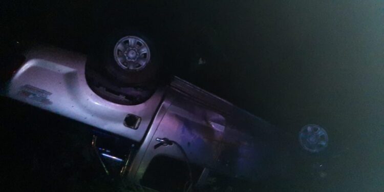 Dos jóvenes y un niño terminaron internados en Oberá tras un vuelco