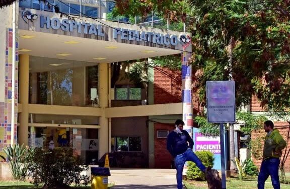 Sigue en estado crítico la niña que cayó desde el techo de un tinglado en Oberá