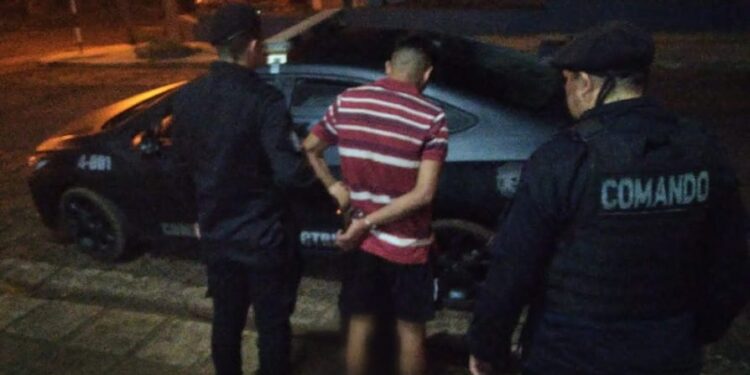 La Policía logró detener a un joven que intentó ingresar a una vivienda en Oberá