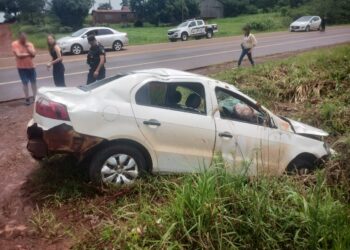 Oberá: tres personas sufrieron lesiones tras despistar sobre ruta nacional 14