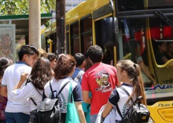 Misiones mantiene el Boleto Estudiantil Gratuito ante la eliminación de subsidios nacionales
