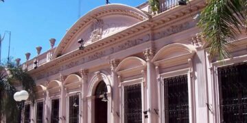 El gobernador anunció el pago de haberes de empleados estatales