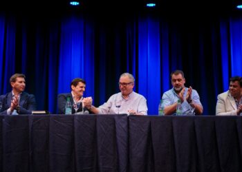 EN NOMBRE DEL PUEBLO