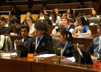 Con una Legislatura colmada de jóvenes, se lanzó el Parlamento Estudiantil