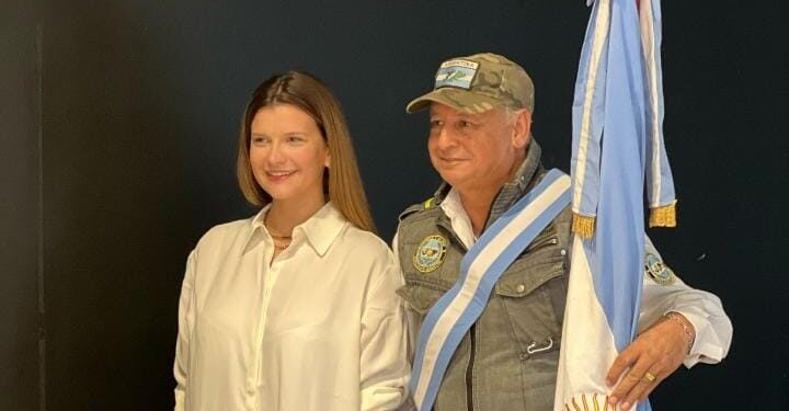 Micaela Gacek: «Es esencial reconocer a todos los argentinos, tanto de la sociedad militar como civil, que participaron en la Guerra de Malvinas. Son verdaderos héroes»