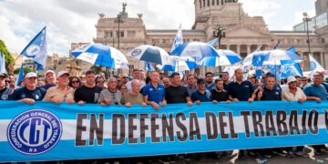 Revés para el Gobierno | La Justicia suspendió 83 artículos de la reforma laboral tras una presentación de la CGT y advirtió sobre el riesgo de “daños irreparables”