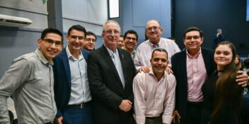 Passalacqua resaltó que la “política, en esencia, es un acto de servicio” en un encuentro con referentes del Consejo de Pastores de Misiones