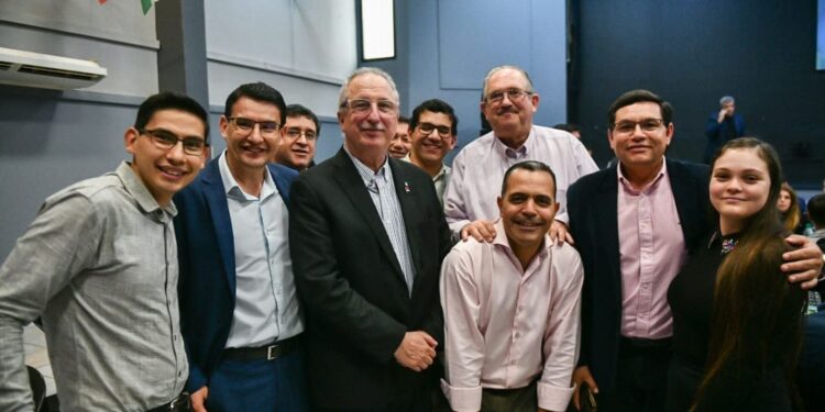 Passalacqua resaltó que la “política, en esencia, es un acto de servicio” en un encuentro con referentes del Consejo de Pastores de Misiones