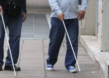 Estudiantes misioneros desarrollaron bastones inteligentes para personas con discapacidad visual