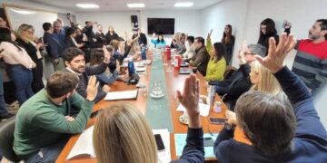 El proyecto impulsado por el gobernador para ampliar el control del Tribunal de Cuentas obtuvo dictamen por unanimidad